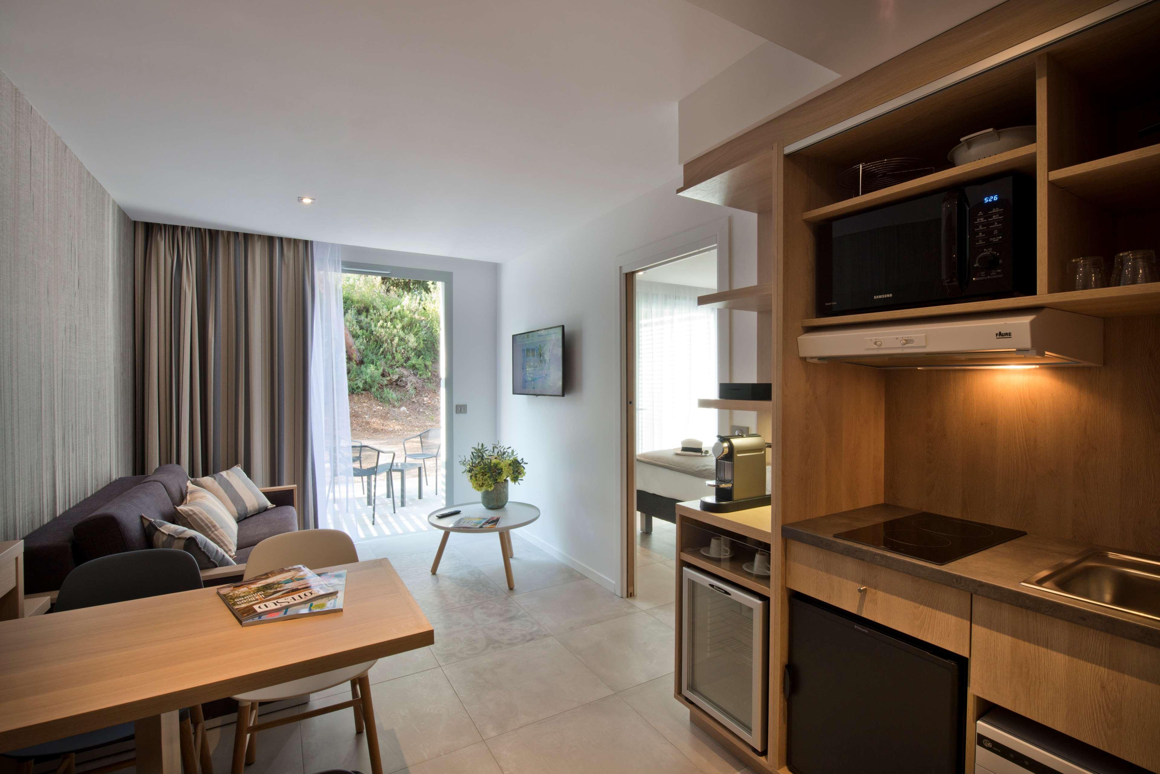 Golden Tulip Sophia Antipolis - Hotel & Spa Valbonne Esterno foto