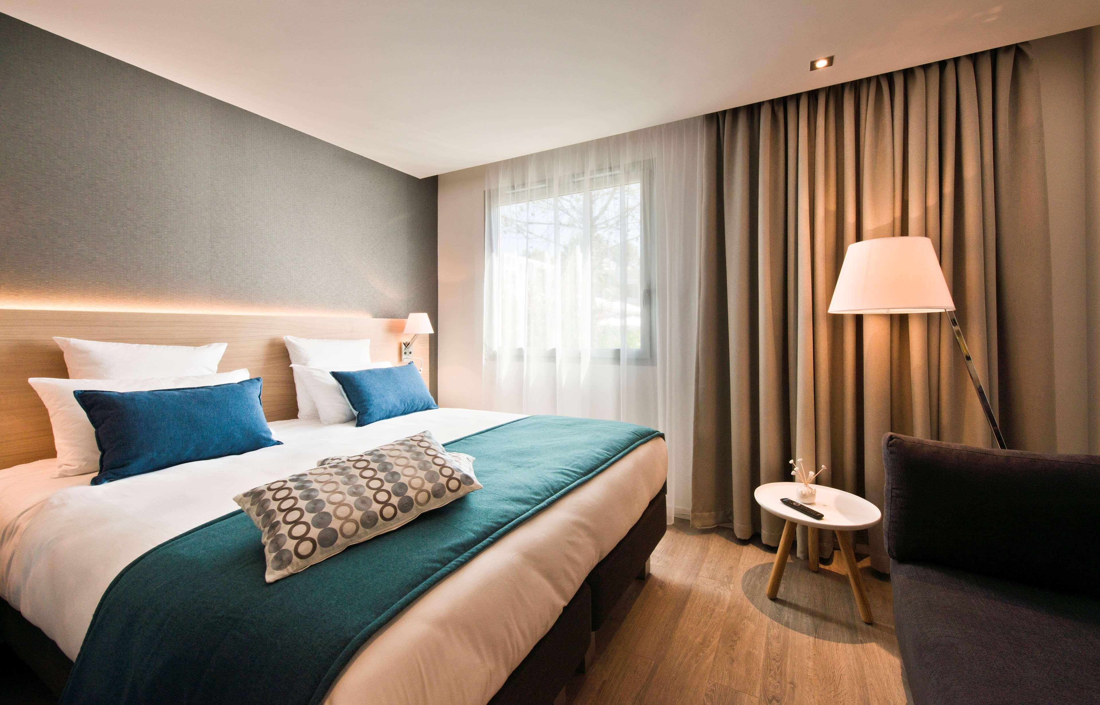 Golden Tulip Sophia Antipolis - Hotel & Spa Valbonne Esterno foto