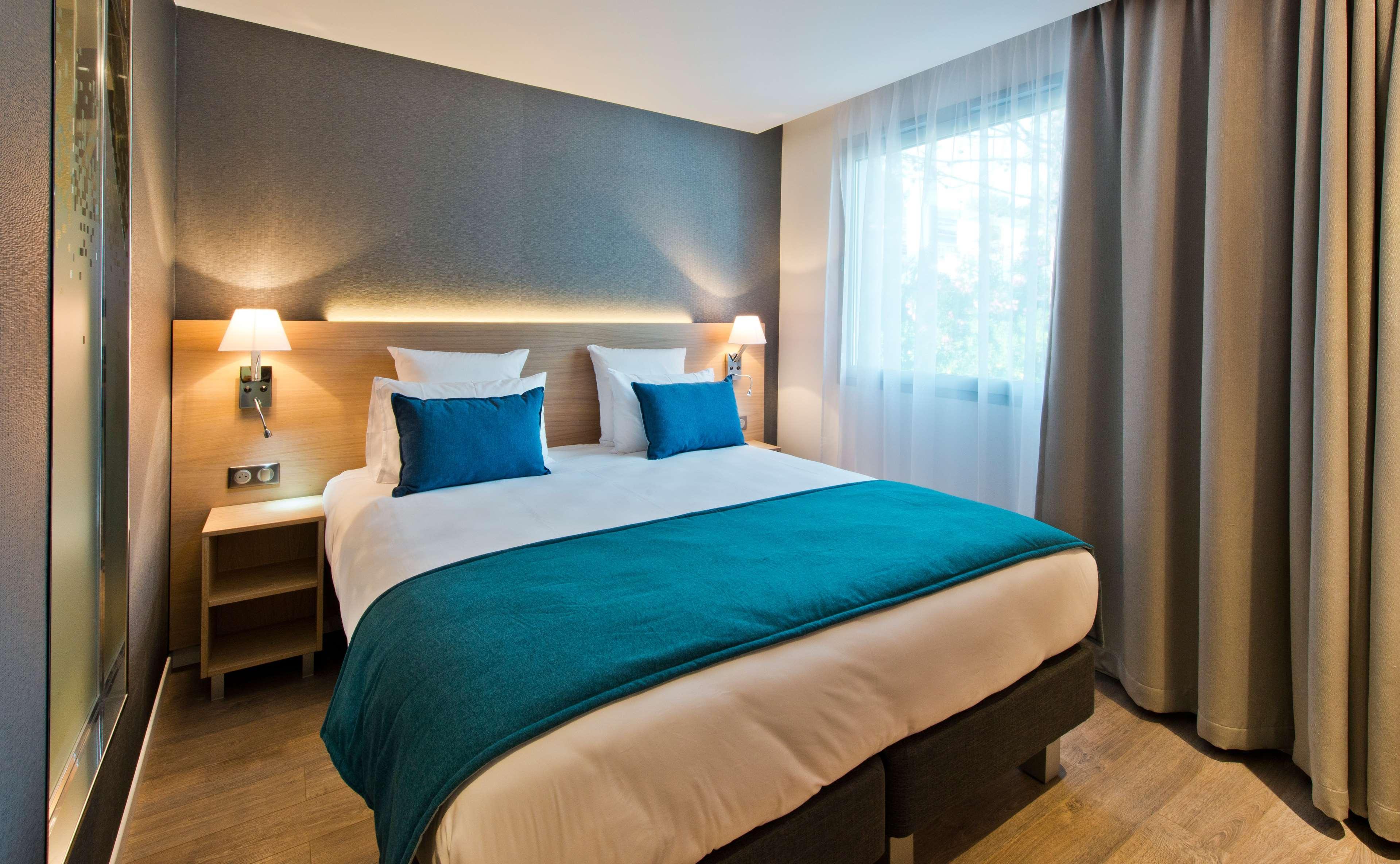 Golden Tulip Sophia Antipolis - Hotel & Spa Valbonne Esterno foto