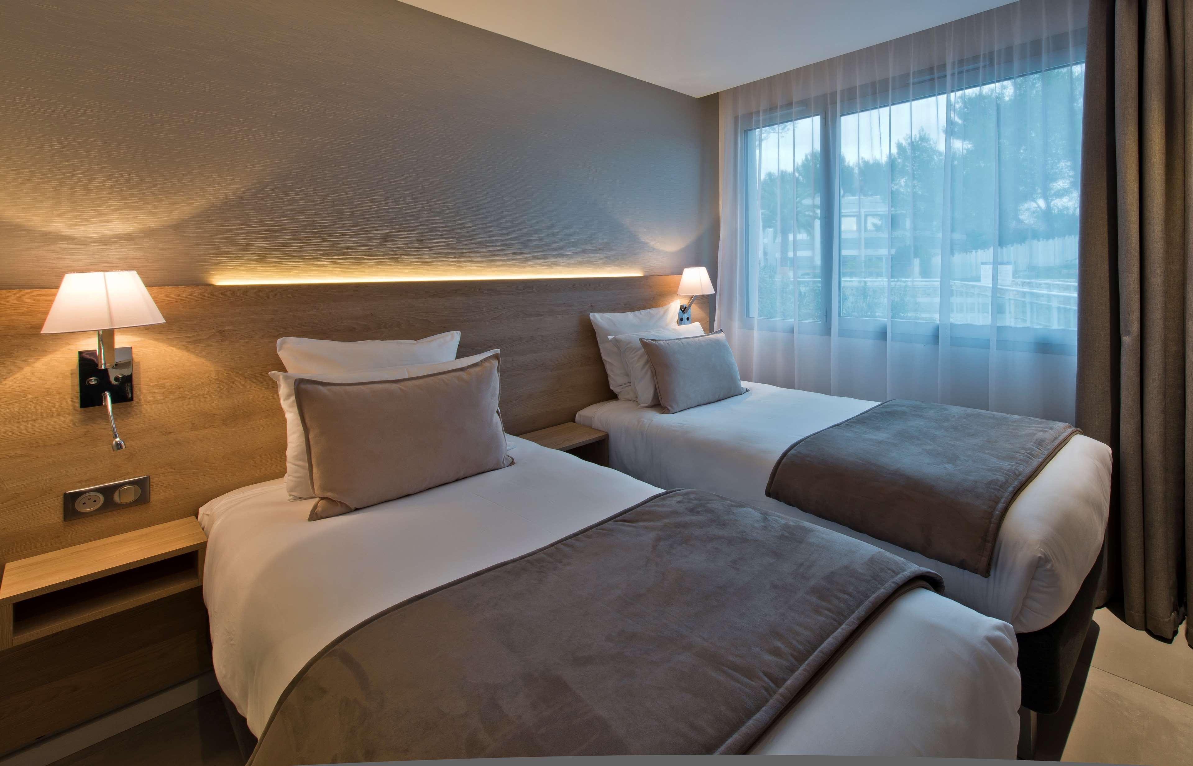 Golden Tulip Sophia Antipolis - Hotel & Spa Valbonne Esterno foto