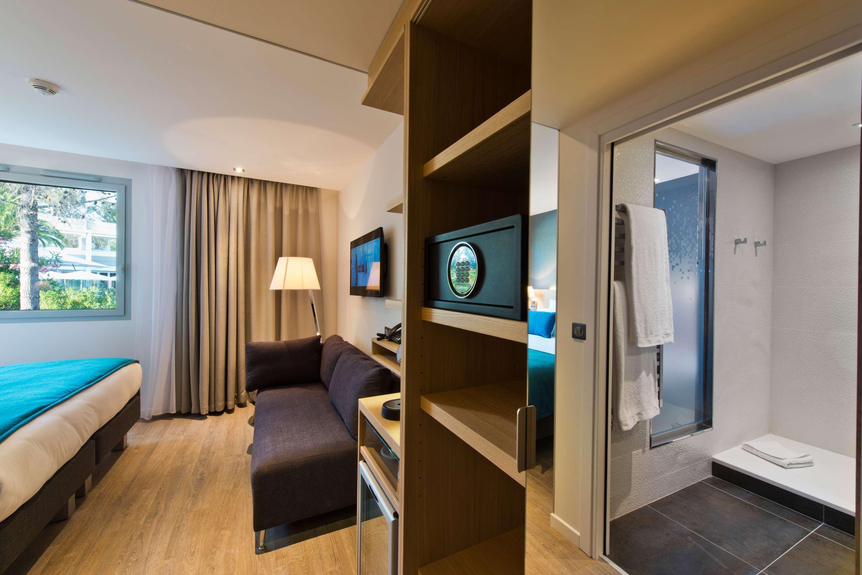 Golden Tulip Sophia Antipolis - Hotel & Spa Valbonne Esterno foto
