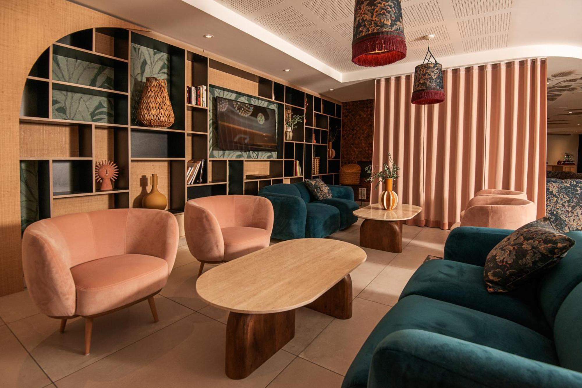 Golden Tulip Sophia Antipolis - Hotel & Spa Valbonne Esterno foto