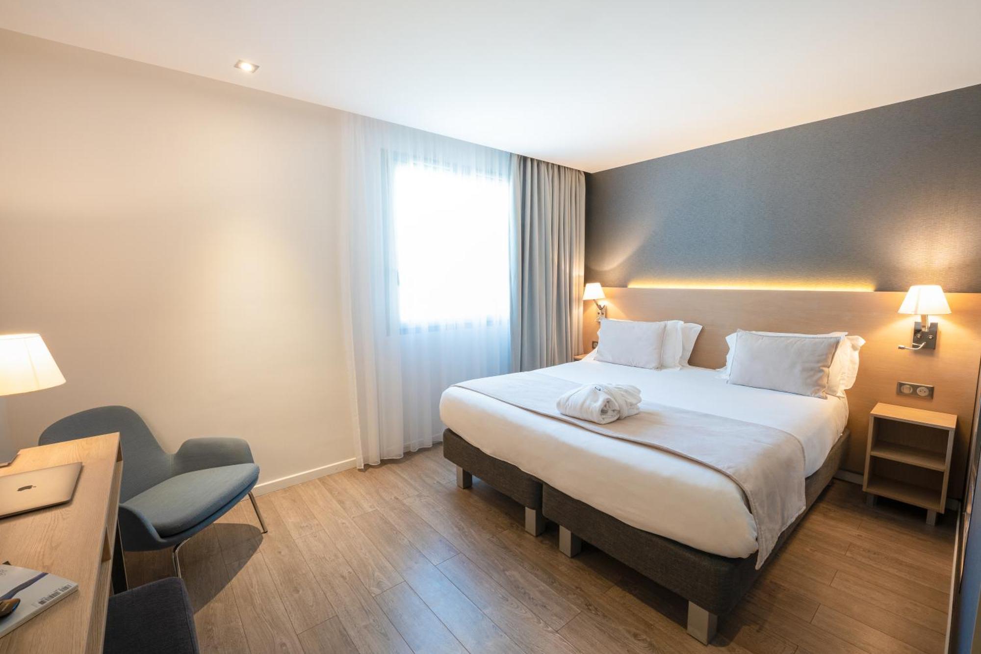 Golden Tulip Sophia Antipolis - Hotel & Spa Valbonne Esterno foto